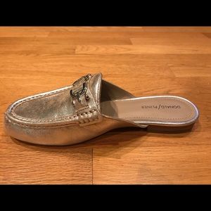 Donald J. Pliner mules women sz. 9